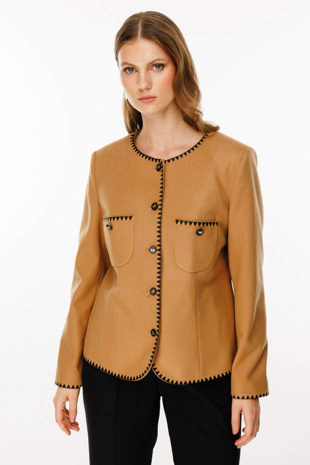 سترة متعرجة بجيب على شكل حقيبة - 1