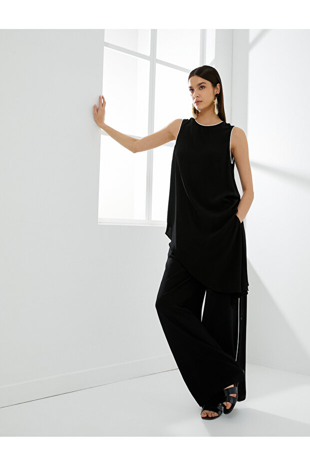 Asymmetric Blouse Sleeveless Contrast Piping Detail