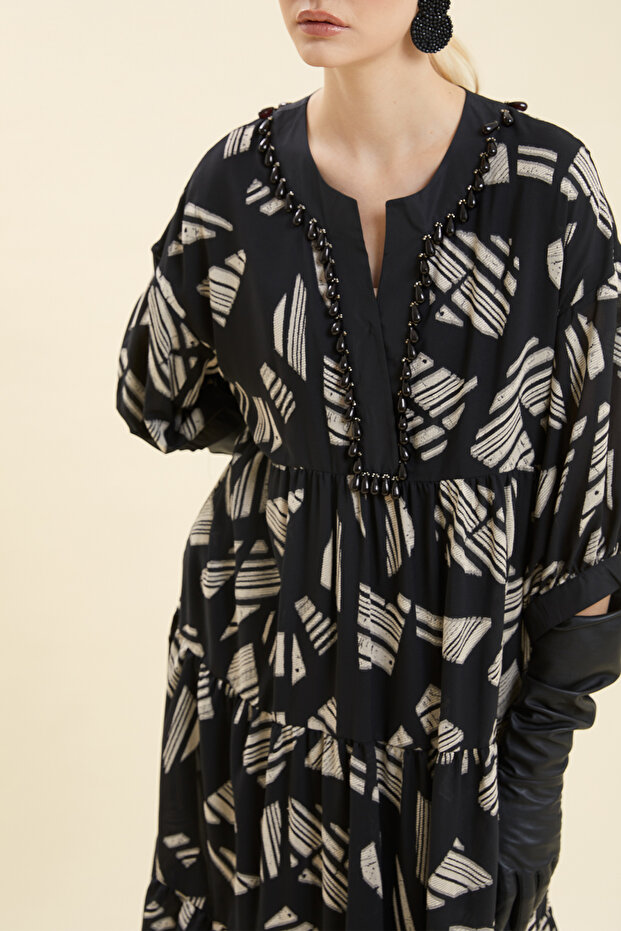 Desenli İşlemeli Elbise - 2