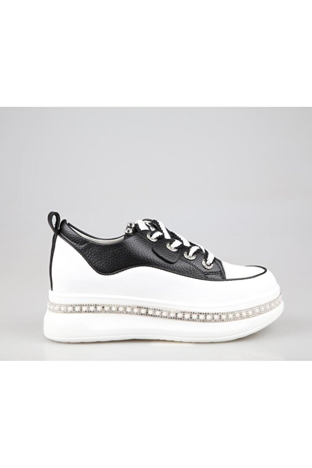24K308-1 Women's Black Sneakers