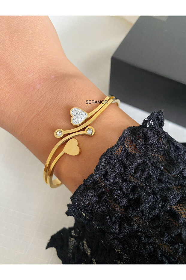 Unbreakable Steel Shiny Heart Detail Gold Clamp Bracelet (Front Opening Spring Model Easy Use)