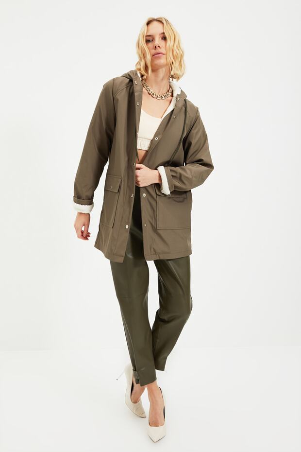 Pluszowy płaszcz przeciwdeszczowy z kapturem w kolorze khaki - Twoaw22Mo0524 - 3