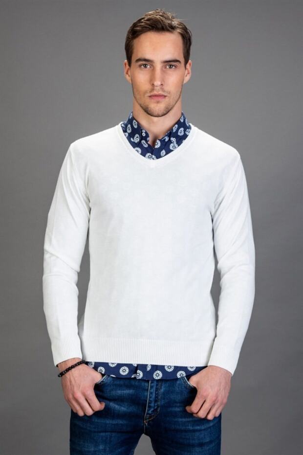 Men's Standard Fit Regular Cut V Neck Cotton White Knitwear Sweater
