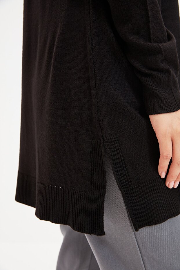 Schwarzer Strickpullover TCTAW22AK0010 - 5