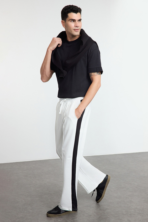 Ekru Oversize/Geniş Kesim Açık Paça Renk Bloklu Bol Eşofman Altı TMNAW25EA00006 - 2