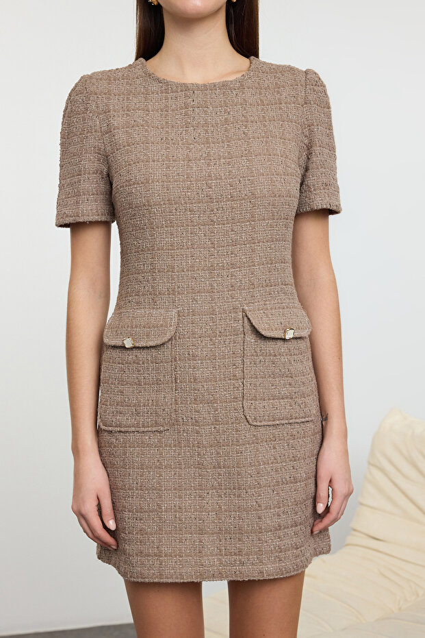 Mini-Webkleid in A-Linie in Kamel mit Taschendetail TWOAW25EL00169 - 4