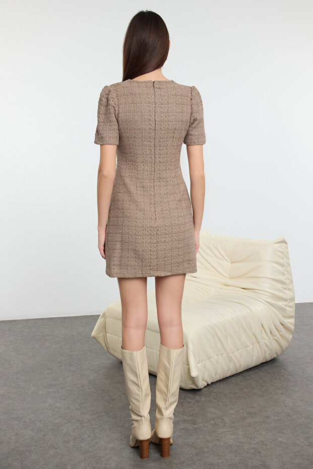 Mini-Webkleid in A-Linie in Kamel mit Taschendetail TWOAW25EL00169 - 5