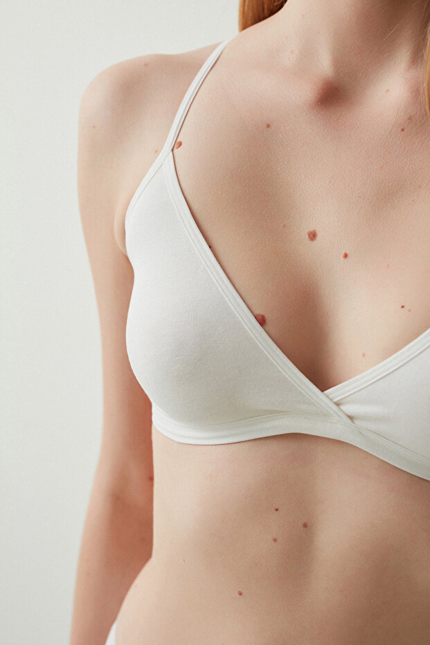 حمالة صدر من القطن الأبيض المثلث الأساسي بدون أسلاك داخلية - 2