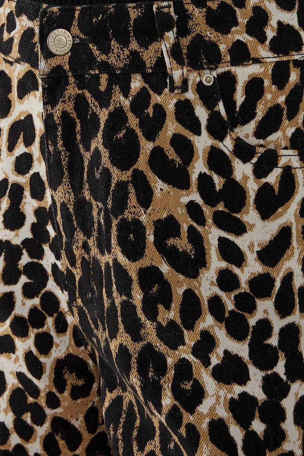 Leopar Desenli Jean Şort - 5