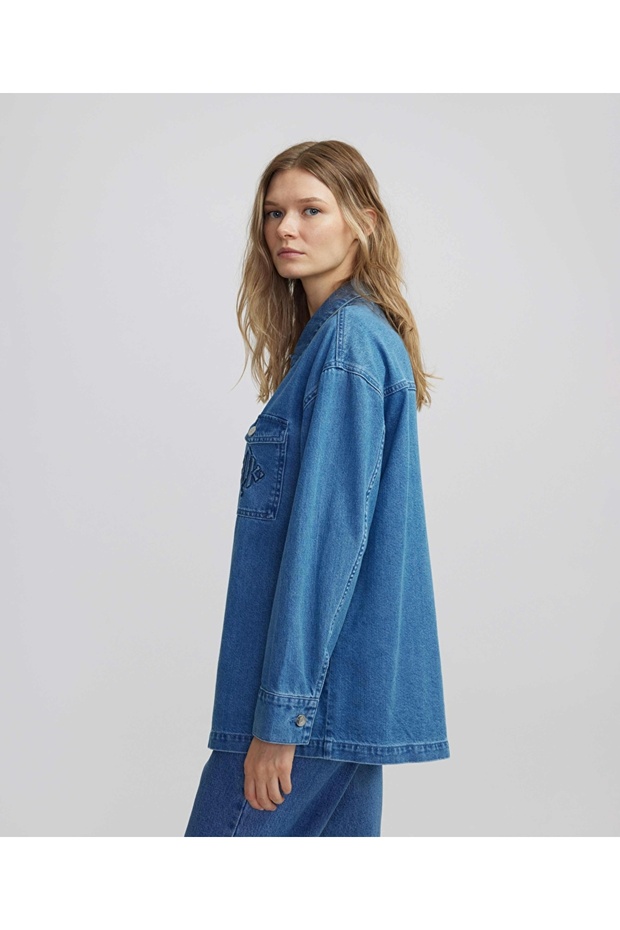 Monogram nakışlı denim gömlek - 5