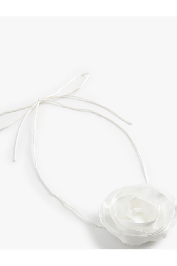 Gül Aplike Detaylı Choker Kolye - 3