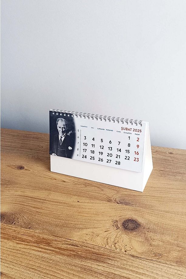 2025 Atatürk Masa Takvimi - 15 Yapraklı Piramit Takvim (14X20 CM) - 4