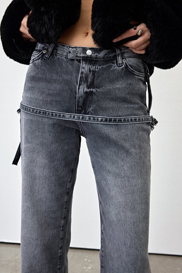 Mid-rise designer jeans - 5