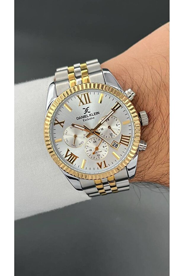 Exclusive Men's Wristwatch 3 Atm Waterproof Silver & Gold Color
