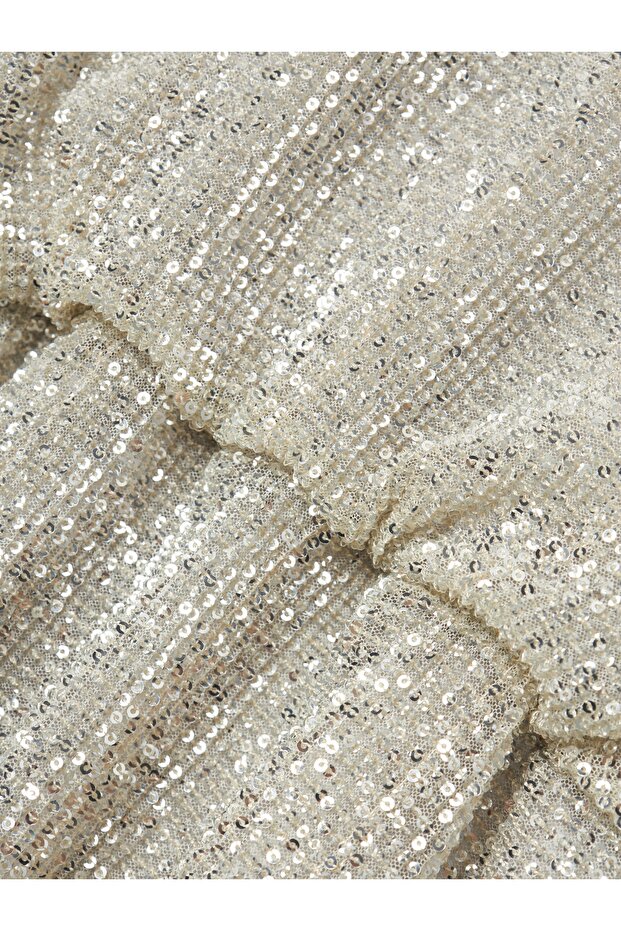 Rochie cu pas roșu - 3