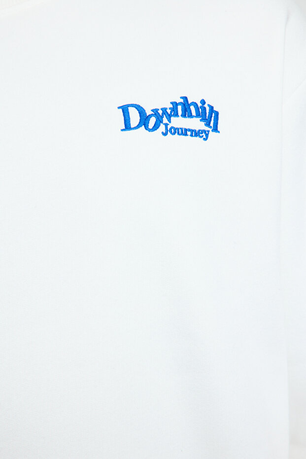Ekru Oversize/Geniş Kesim Önü Nakışlı Arkası Baskılı İçi Polarlı Sweatshirt TMNAW25SW00014 - 4