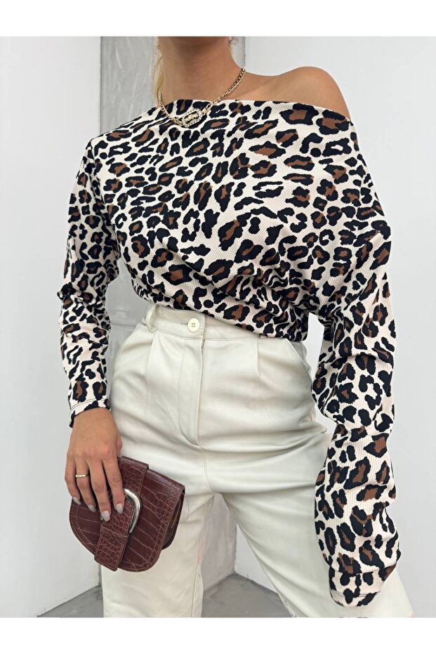 بلوزة منخفضة الكتف بطبعة الفهد - 6