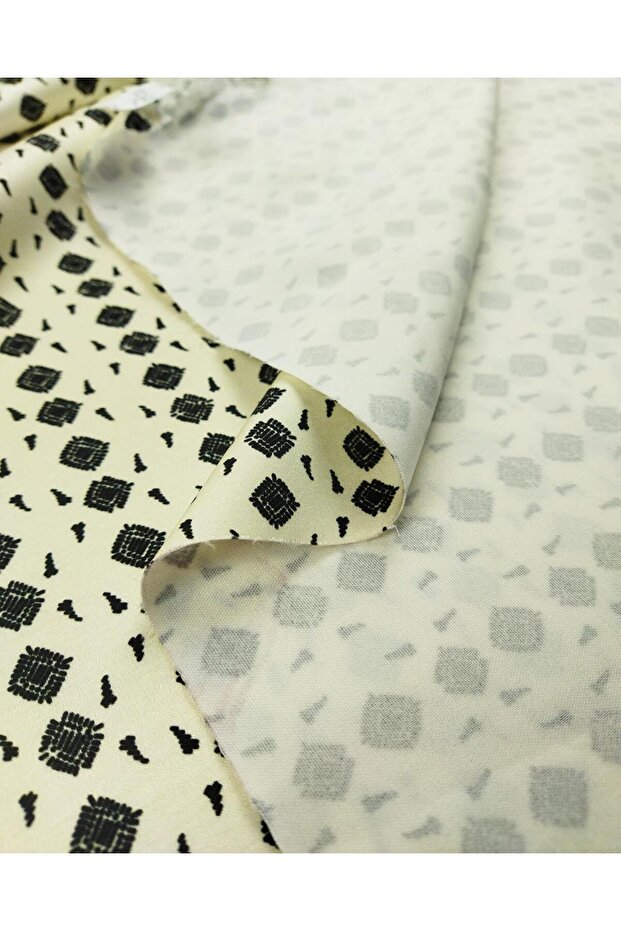 Wire Satin Viscose (Width 130 cm X Length 220 cm)