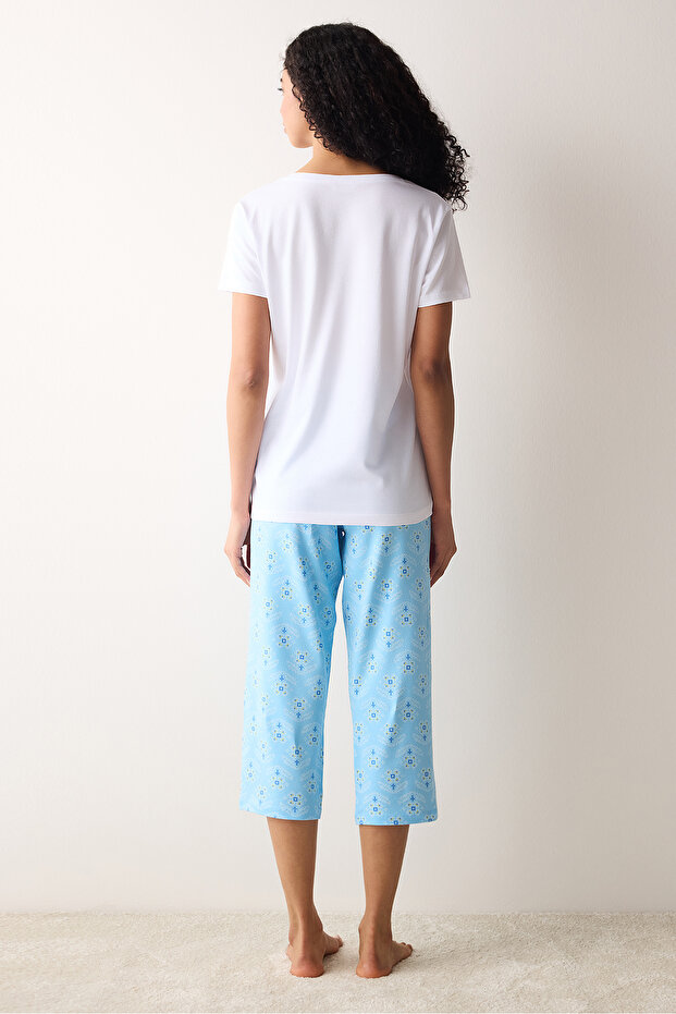 طقم بيجامة كابري بنمط الأزهار - 5