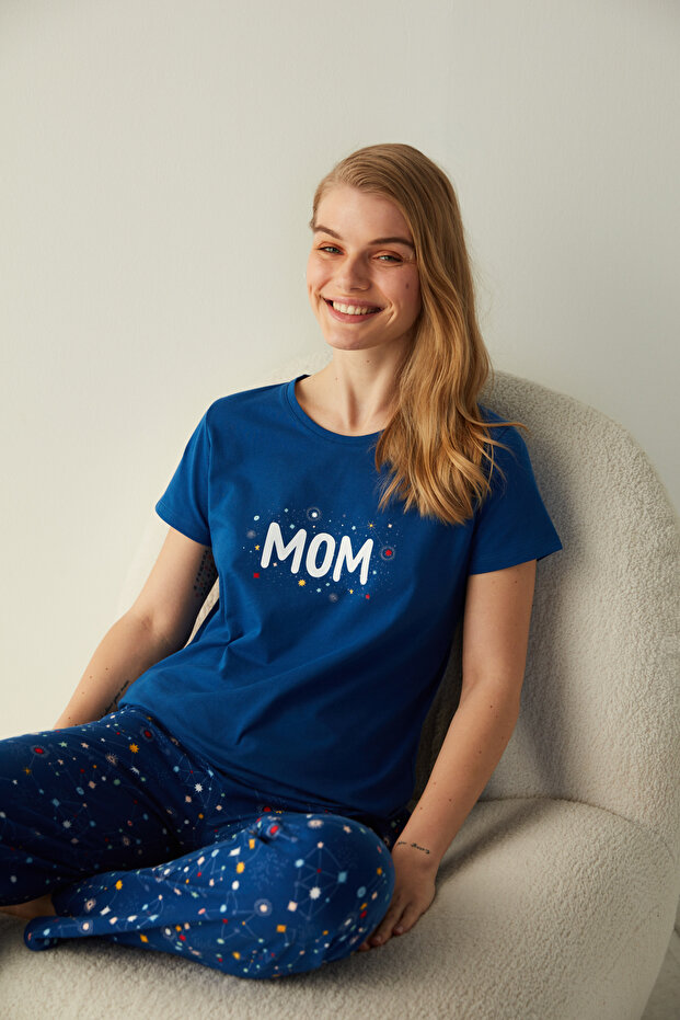 طقم بيجامة بطبعة شعار Galaxy Mom