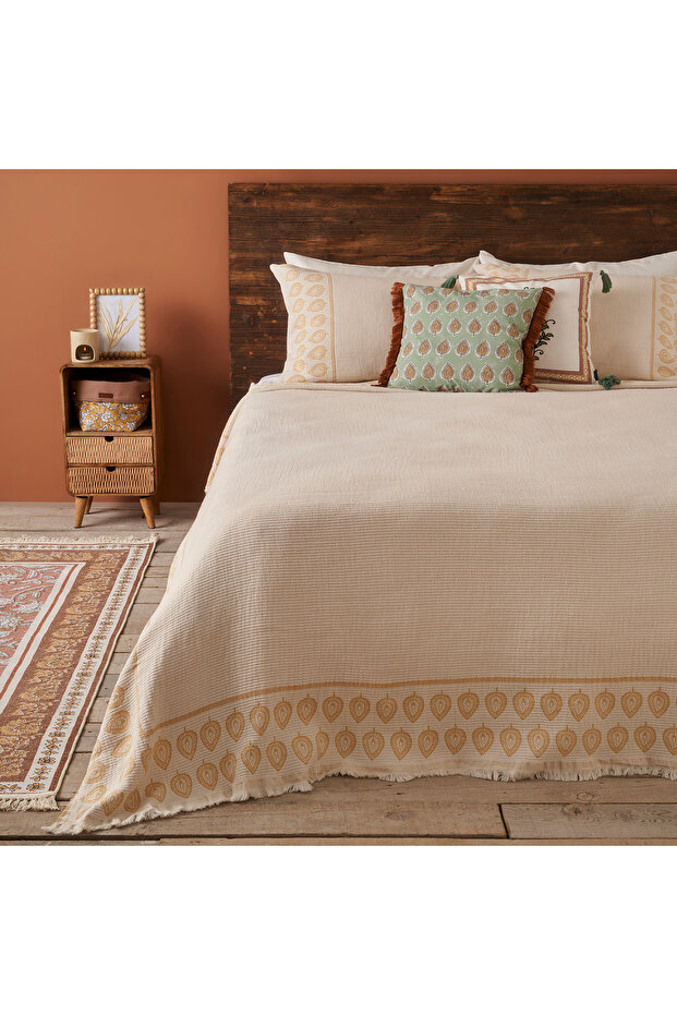 100% Cotton Indian Art Jacquard Double Bedspread Set Cream (240X260 cm)