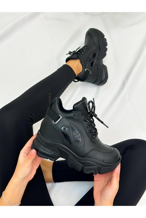 Black Skin (Punto) Women's Lace-up Sneakers