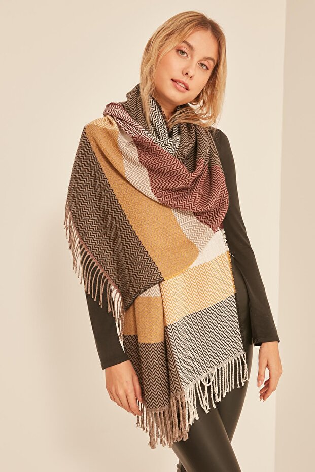 13807 Soft Textured Fish Back Patterned Black Thick Shoulder Shawl Scarf