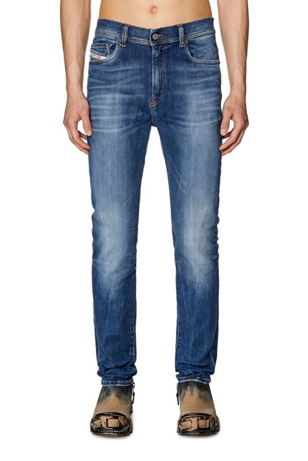 1983 د-أمني - 1