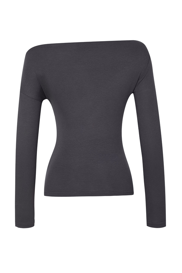 Antrasit Düz Yumuşak Kumaşlı Fitted/Vücuda Oturan Kayık Yaka Örme Bluz TWOAW24BZ00227 - 7