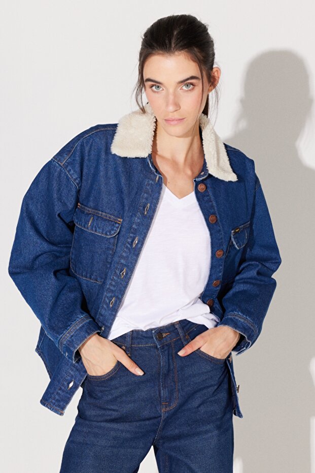 Loose Fit Relaxed Cut 100% Cotton Buttoned Women's Blue Sherpa Collar Jean Denim Jeans Jacket