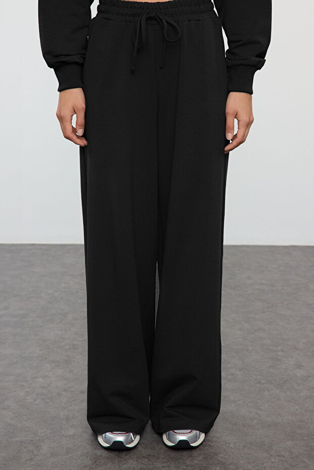Bequemes, geformtes, schwarzes Strick-Sweatshirt- und Jogginghose-Set mit weitem Bein – TWOAW25EM00004 - 4