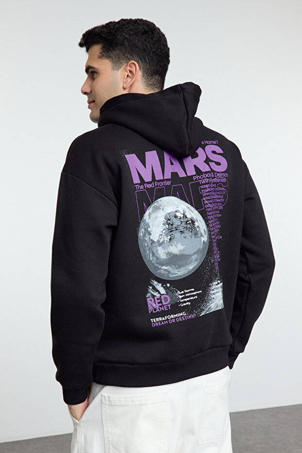 Siyah Oversize/Geniş Kesim Sırt Baskılı Kapüşonlu Sweatshirt TMNAW25SW00112 - 1