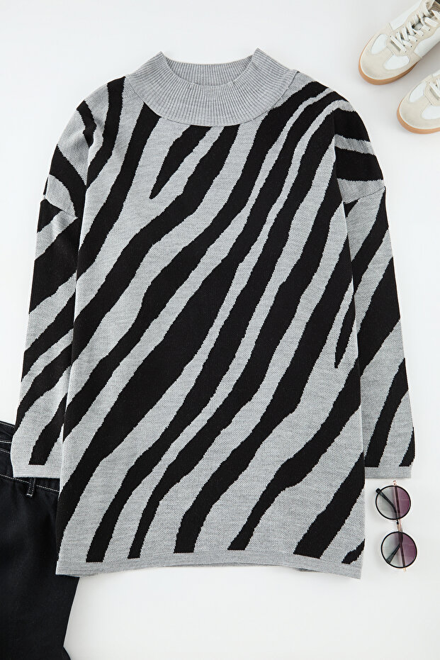 Gray Zebra Patterned Half Turtleneck Sweater Tedaw25An00004