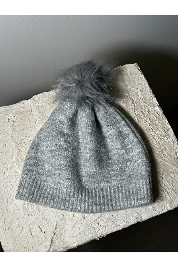 Soft Winter Beanie with Gray Pompom - Women's Basic Model