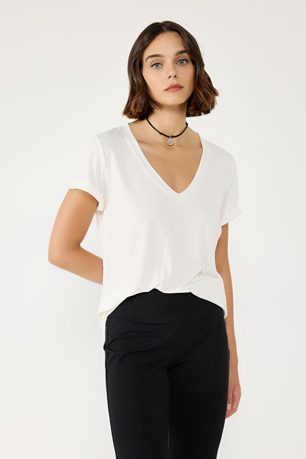 V-Neck Basic T-shirt