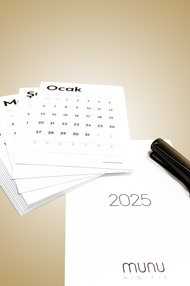 Munucal S - 2025 Masa Takvimi Yaprakları - 3