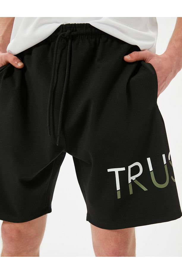 Oversize Spor Şort Slogan Baskılı Beli Bağcıklı Cepli Çelikli Interlok Kumaş - 5
