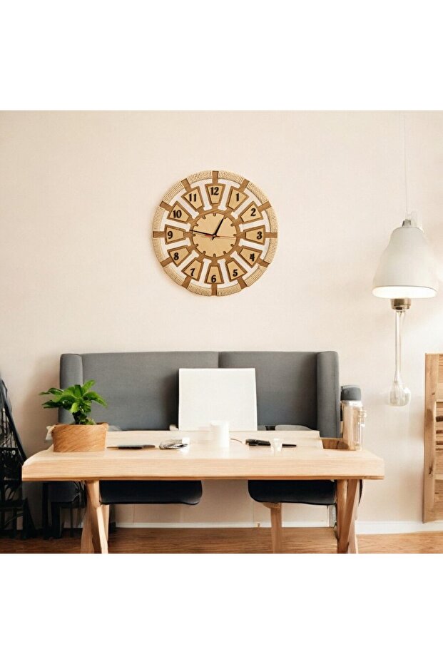 ساعة حائط مزخرفة بتفاصيل مكرامية - 3