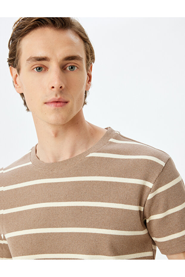 Short Sleeve Crew Neck Cotton Blended Slim Fit T-Shirt