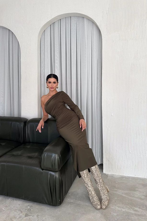 Tek Kol Drape Detaylı Yırtmaçlı Uzun Elbise - 5