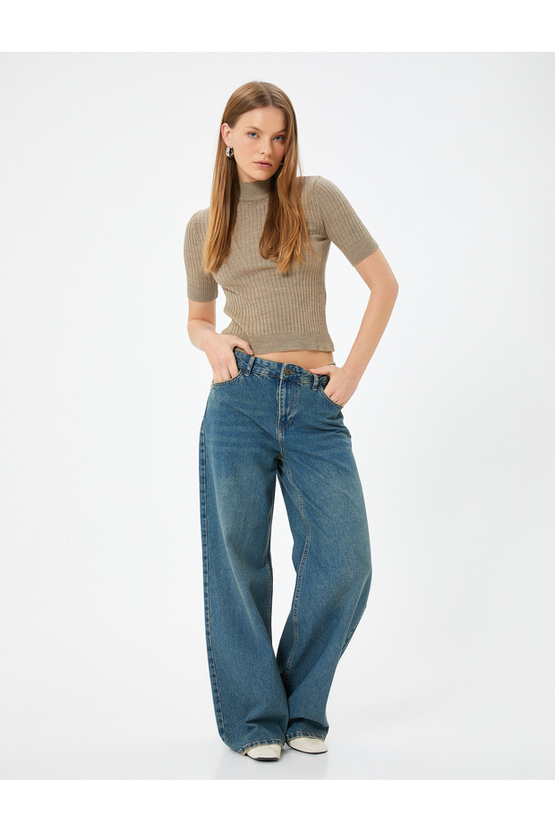Short Sleeve Stand Collar Knitwear Sweater