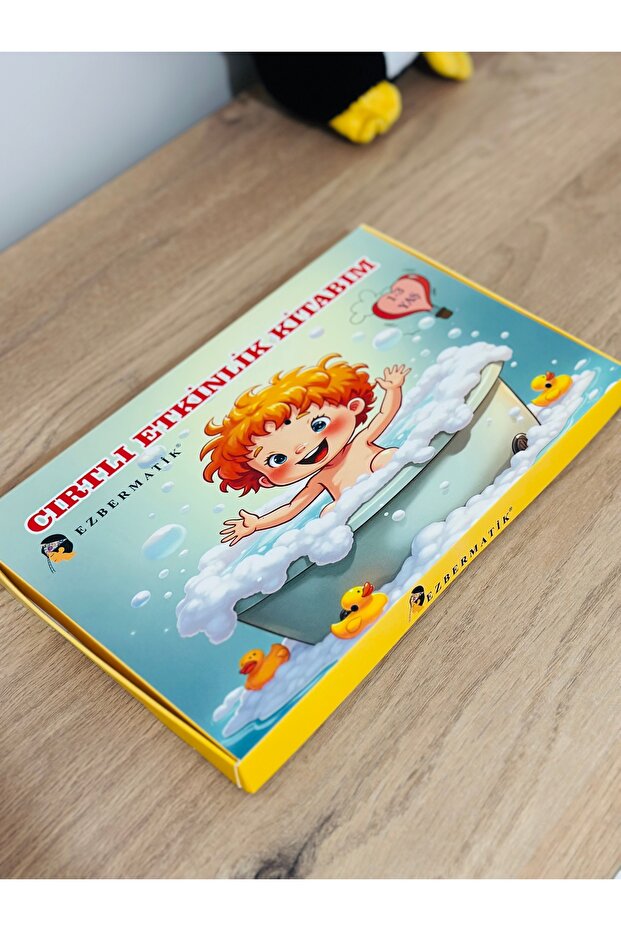 كتاب تعليمي لمرحلة ما قبل المدرسة مدعوم بالذكاء الاصطناعي مع شريط فيلكرو