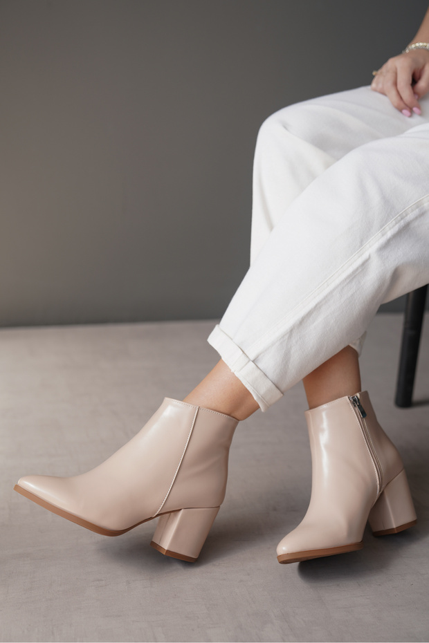 Women's Pointed Toe Short Heeled Boots Helena Beige