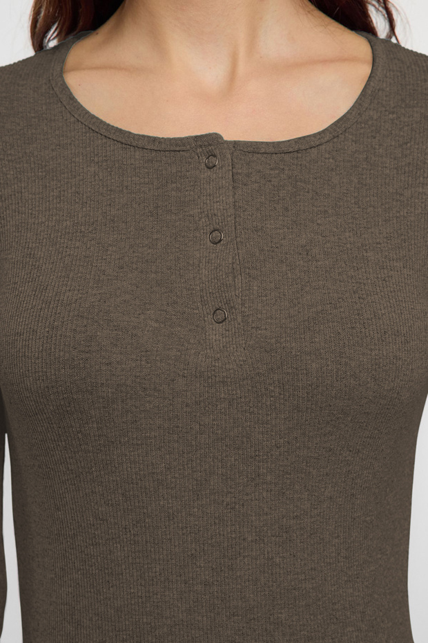 Vizon Çıtçıtlı Fitted/Vücuda Oturan Fitilli Esnek Örme Bluz TWOAW25BZ00080 - 4
