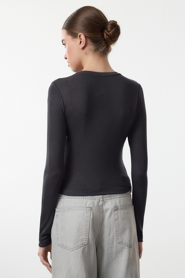 Antrasit Viskon Bisiklet Yaka Crop Esnek Örme Bluz TWOAW24BZ00116 - 5