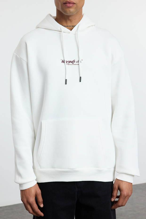 Ekru Oversize/Geniş Kesim Kapüşonlu Sırt Baskılı İçi Polar/Sıcak Tutan Sweatshirt TMNAW25SW00077 - 3