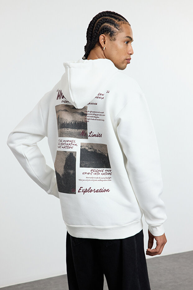 Ekru Oversize/Geniş Kesim Kapüşonlu Sırt Baskılı İçi Polar/Sıcak Tutan Sweatshirt TMNAW25SW00077 - 1
