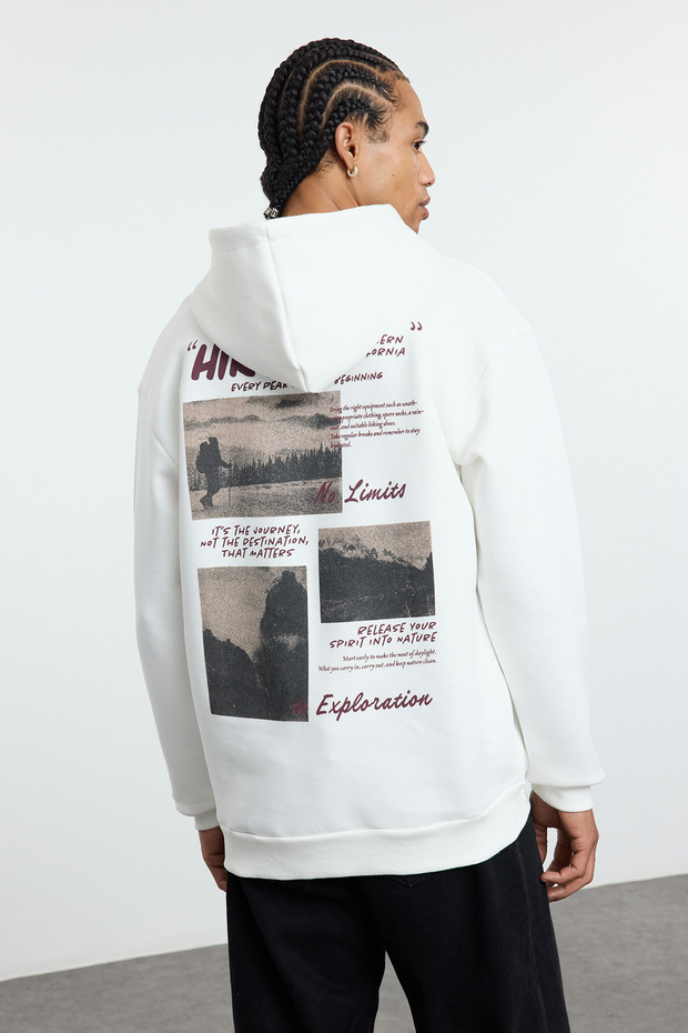 Ekru Oversize/Geniş Kesim Kapüşonlu Sırt Baskılı İçi Polar/Sıcak Tutan Sweatshirt TMNAW25SW00077 - 5