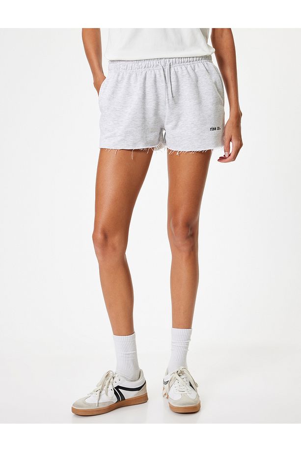 Mini Şort Beli Bağcıklı Slogan İşlemeli Kesik Paça Slim Fit Cep Detaylı - 3