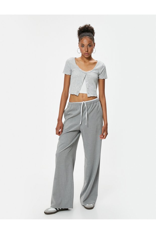 Crop T-Shirt Buttoned U-Neck Short Sleeve